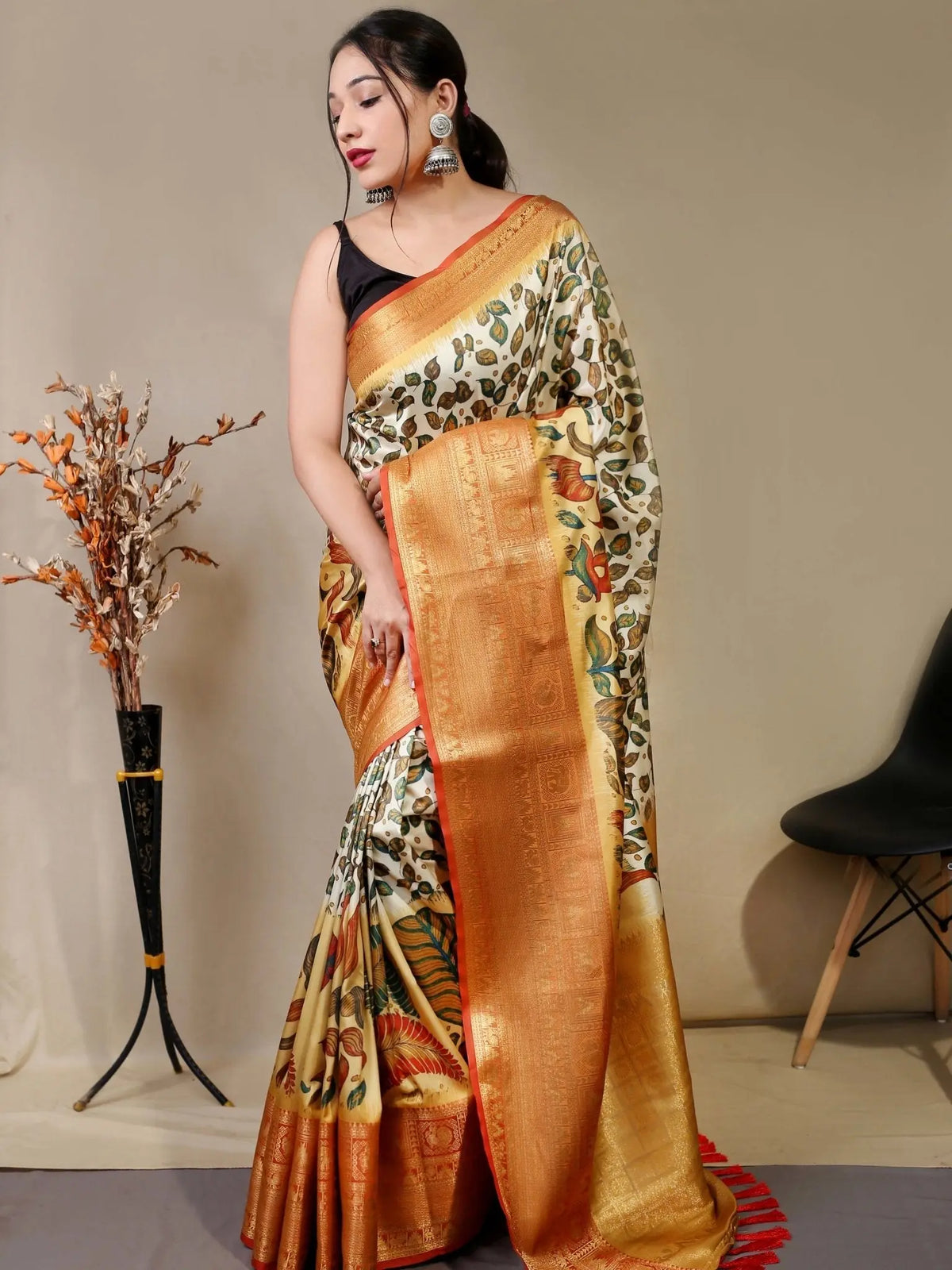 Cloud White saree in Floral Kalamkari Print - Colorful Saree