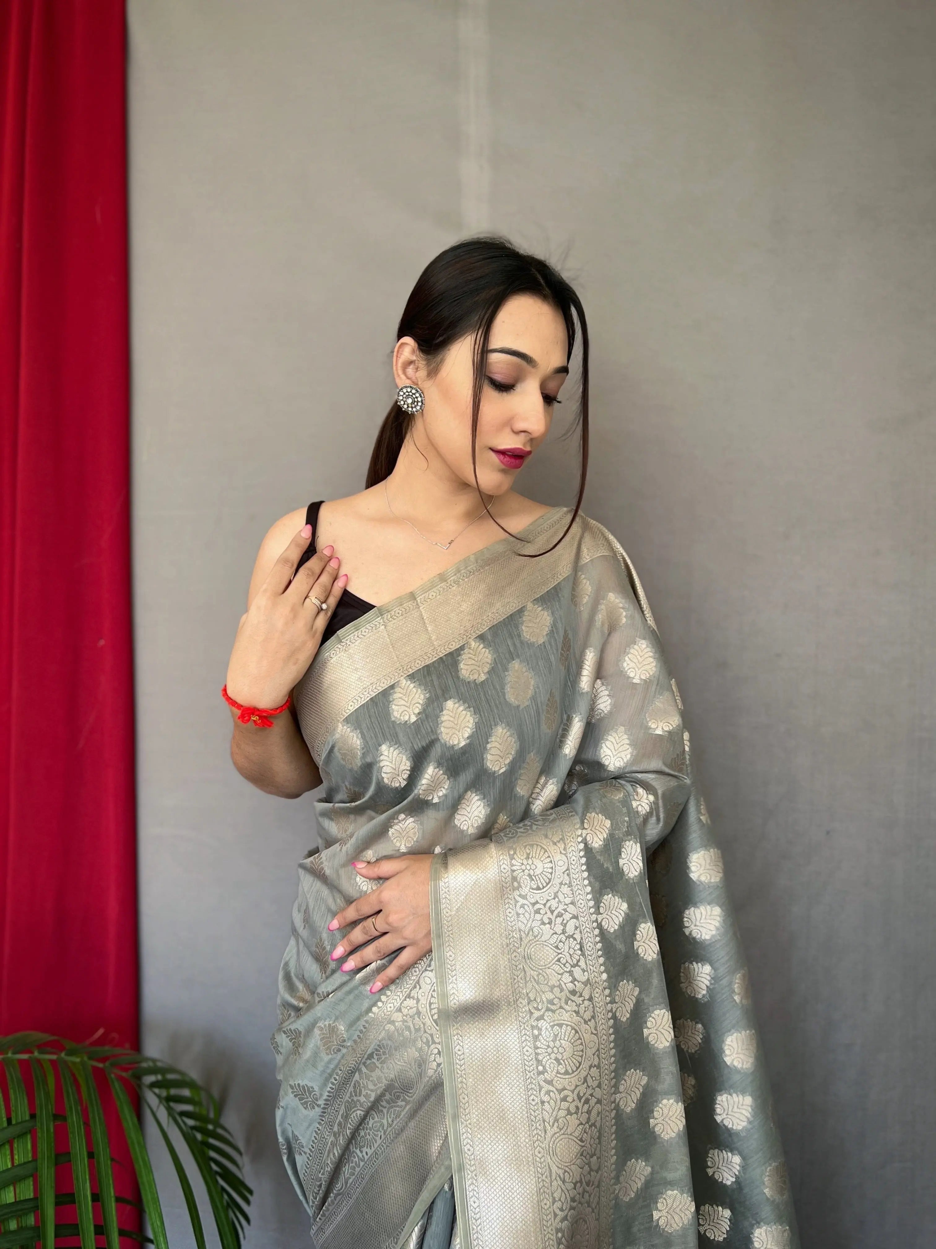 Grey Man Mohini Cotton Muslin Woven Saree - Colorful Saree