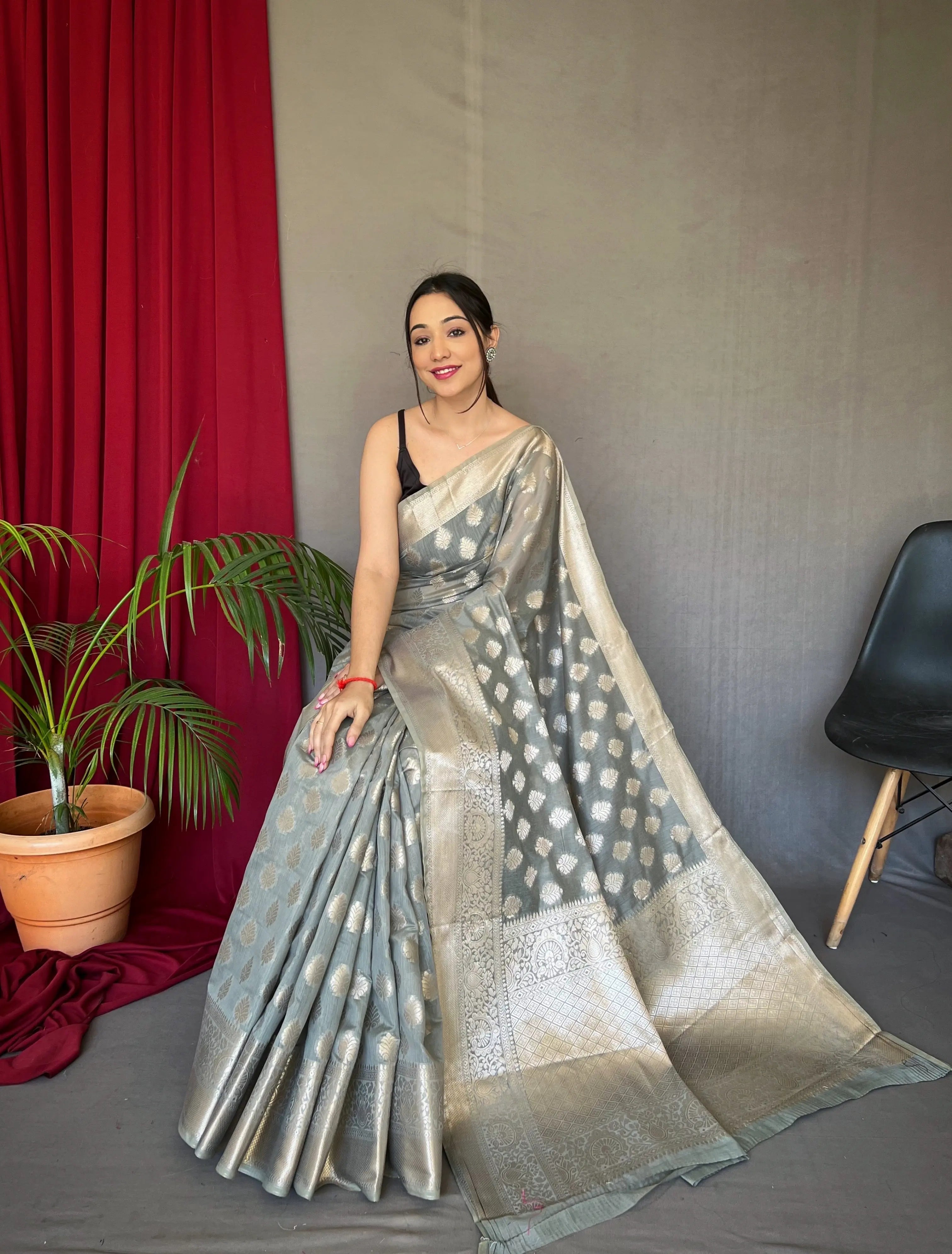 Grey Man Mohini Cotton Muslin Woven Saree - Colorful Saree