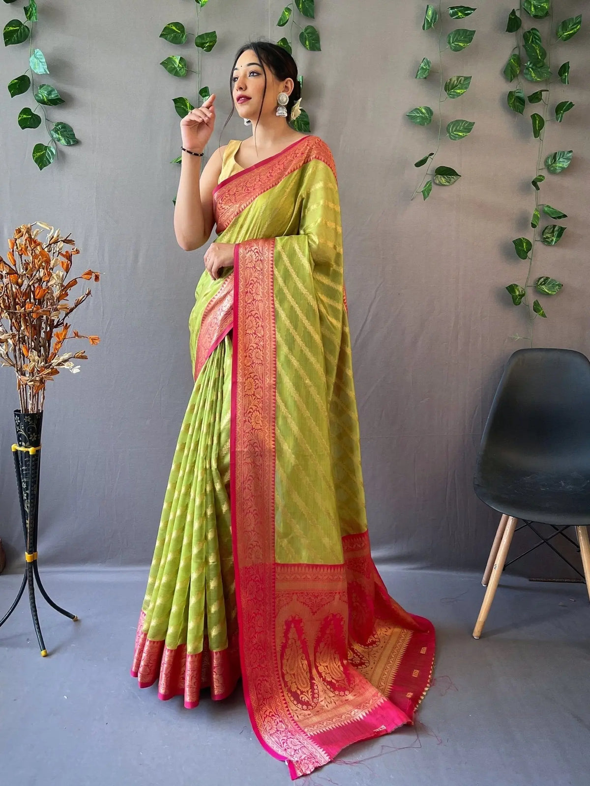 Organza Leheriya Contrast Woven Saree Paroot Green - Colorful Saree