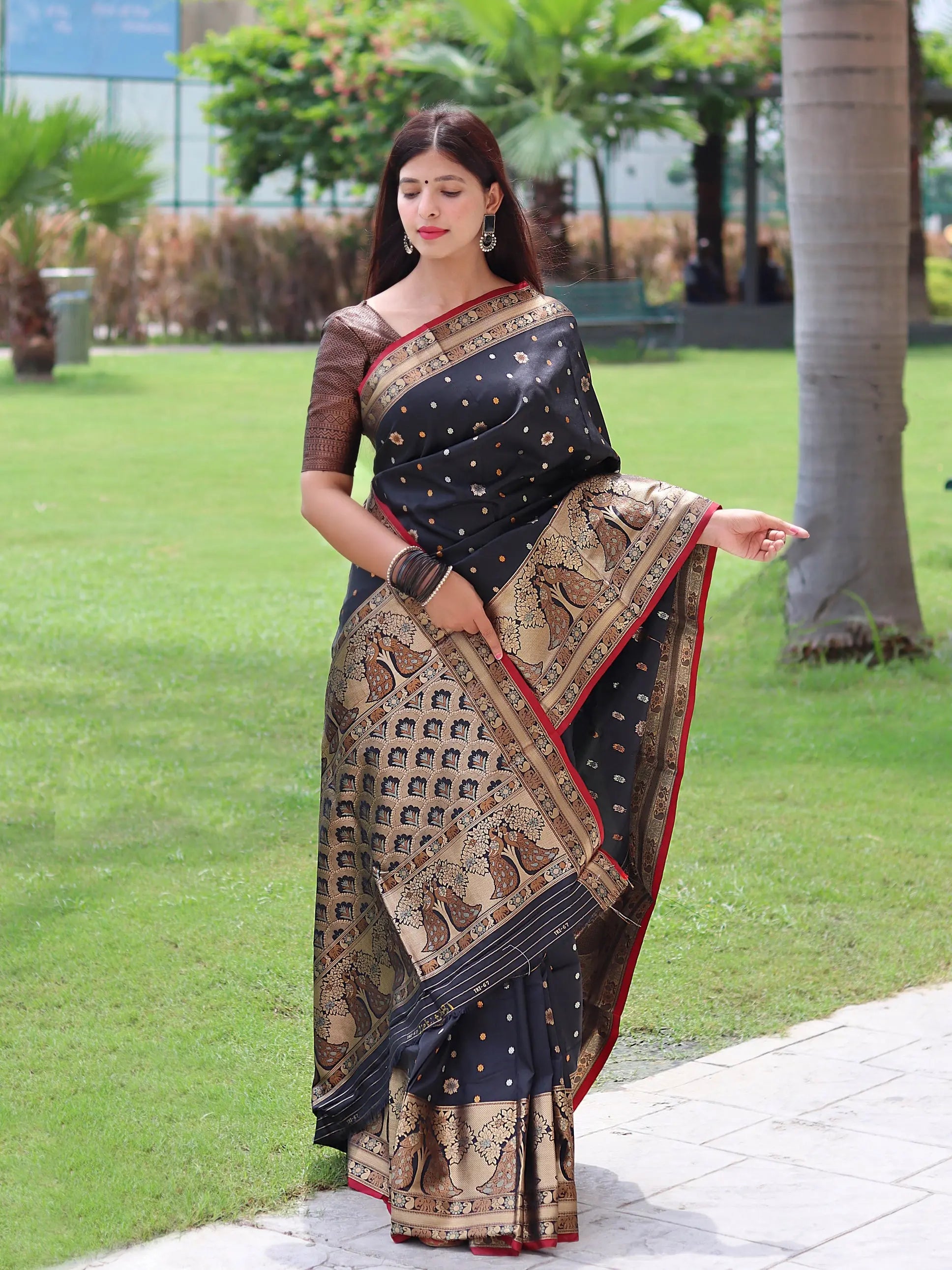 Sangam Soft Silk Saree Three Colored Zari Woven Saree Black - Colorful Saree