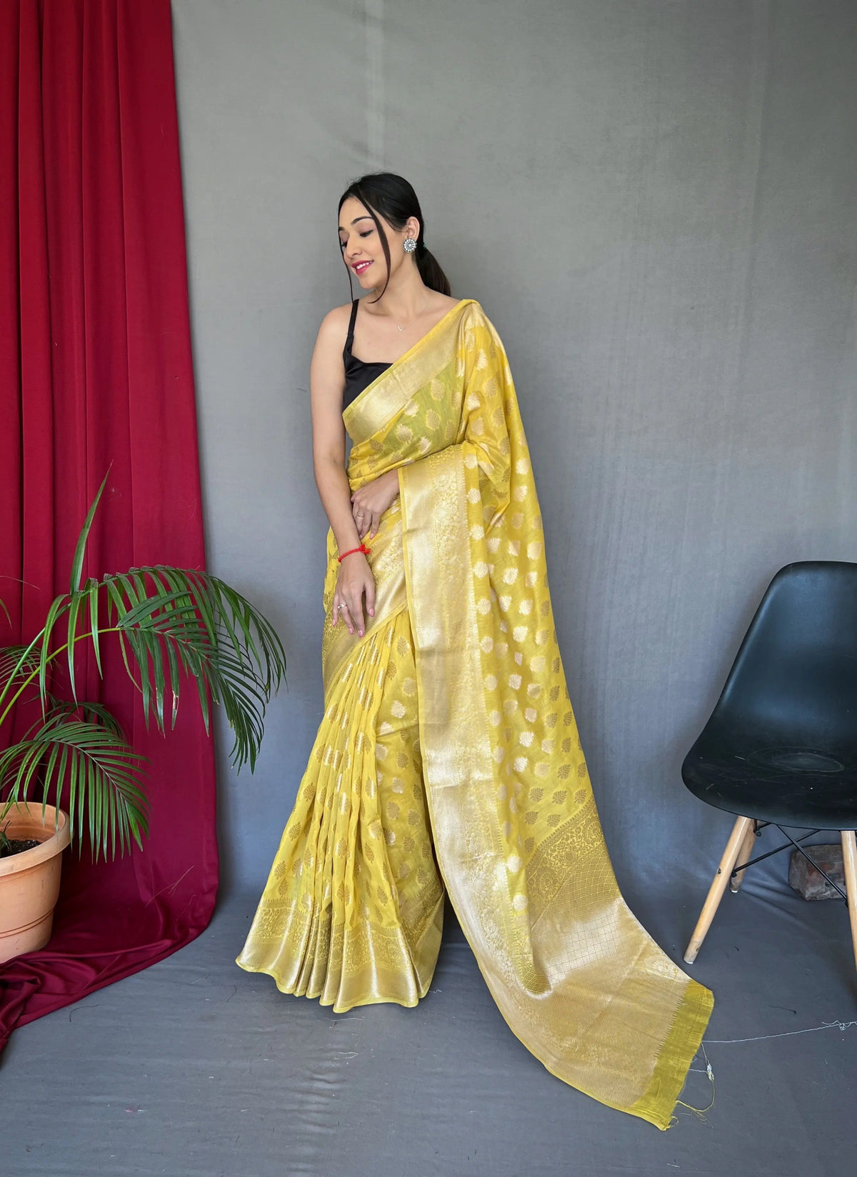 Yellow Man Mohini Cotton Muslin Woven Saree - Colorful Saree