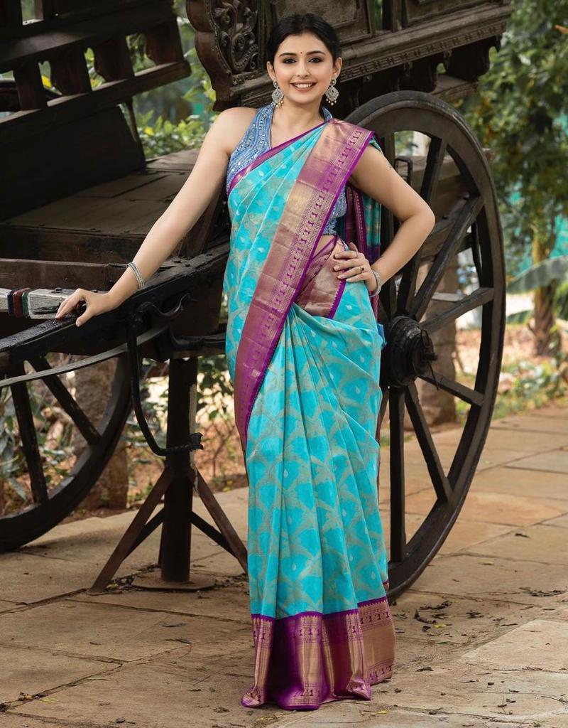 Banarasi Silk Saree - Exquisite Elegance Colorful Saree