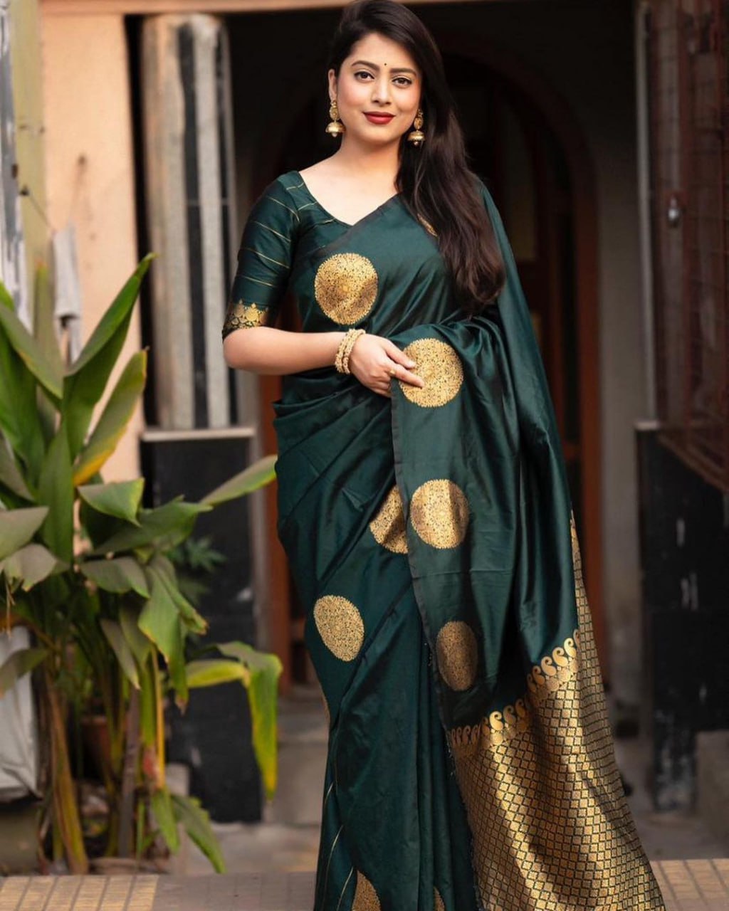 Banarasi Soft Silk Bottle Green Saree with Exquisite Gold Zari Weaving Colorful Saree