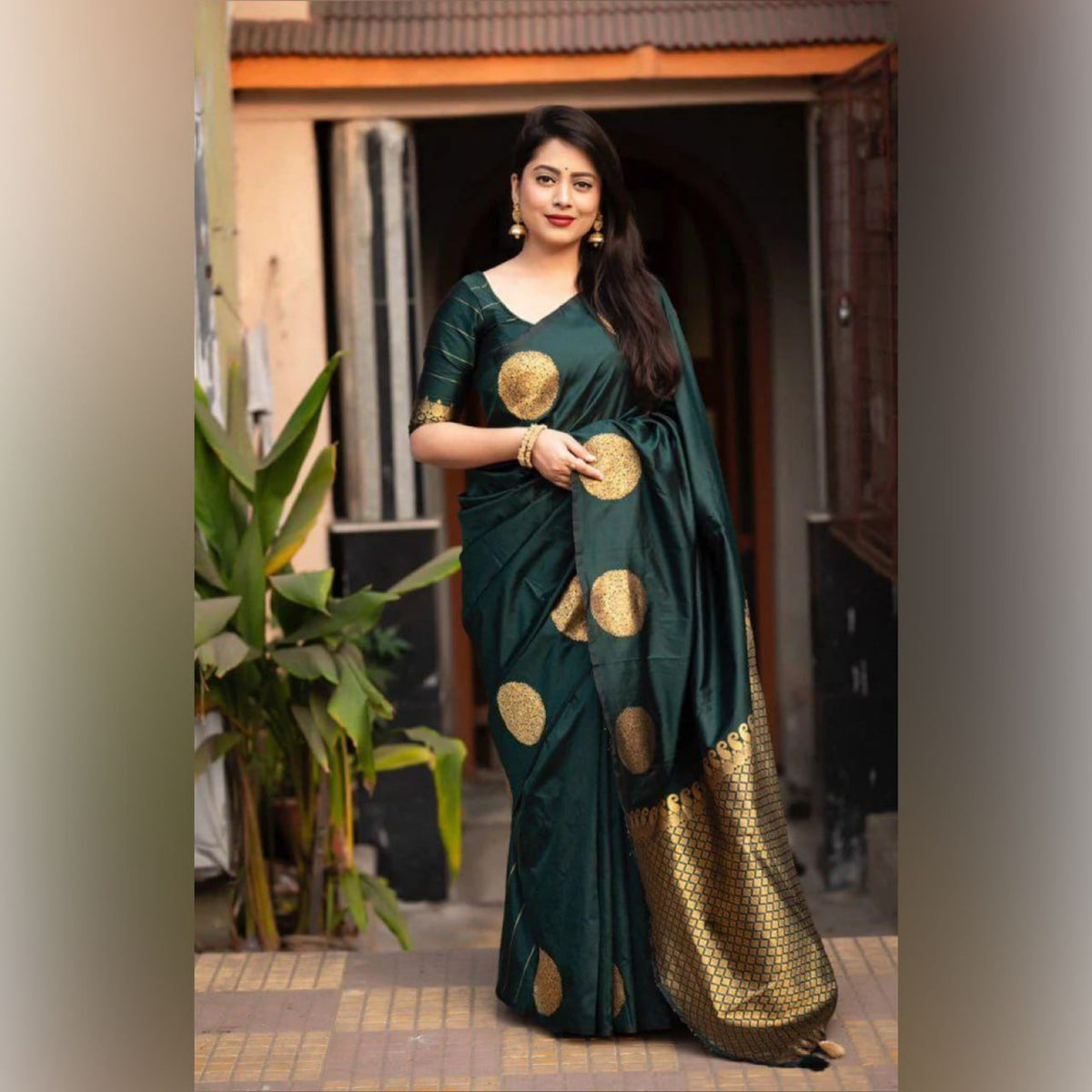 Banarasi Soft Silk Bottle Green Saree with Exquisite Gold Zari Weaving Colorful Saree