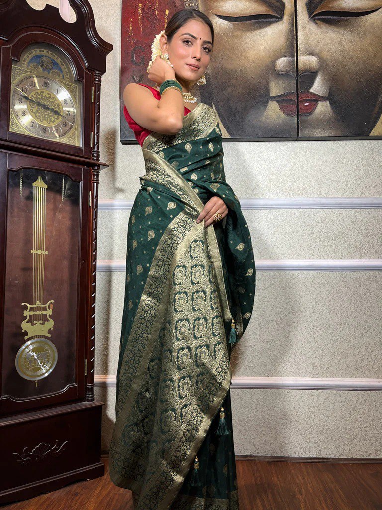 Banarasi Soft Silk Green Saree with Exquisite Gold Zari Weaving Colorful Saree