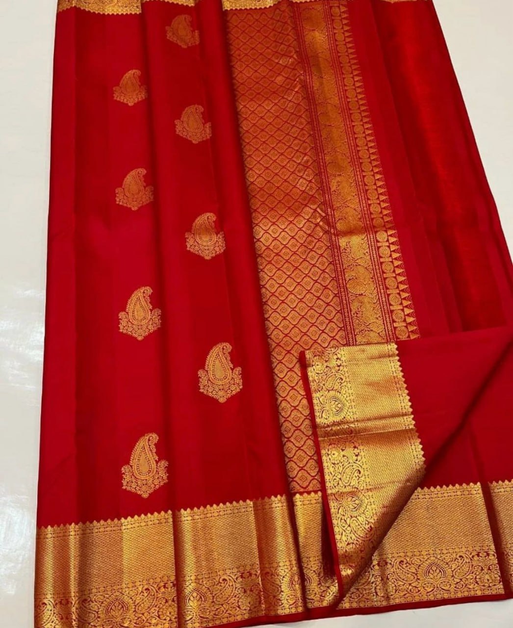 Banarasi Soft Silk Saree with Exquisite Gold Zari Weaving Colorful Saree