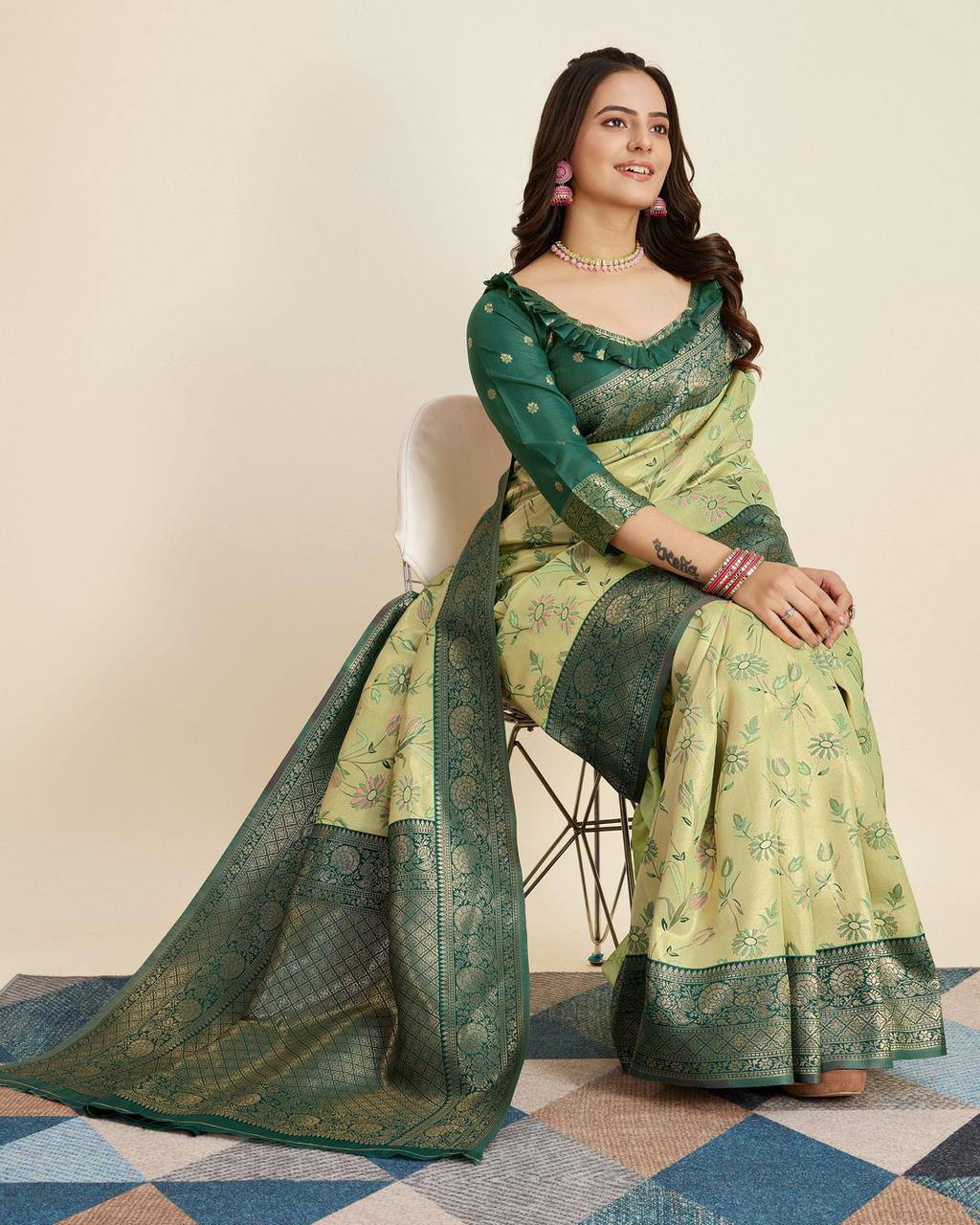 Enthralling Designer Green Saree: Soft Kanjivaram Silk with Jacquard & Zari Work Colorful Saree