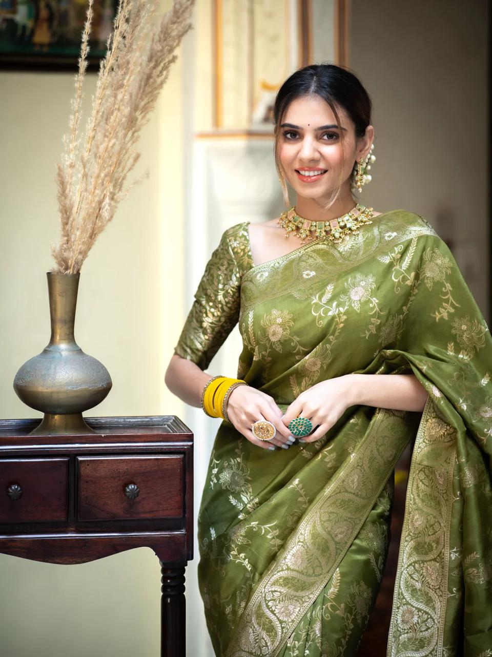 Luxurious 5.5 Meter Banarasi Soft Silk Green Saree with Gold Zari Weaving Colorful Saree