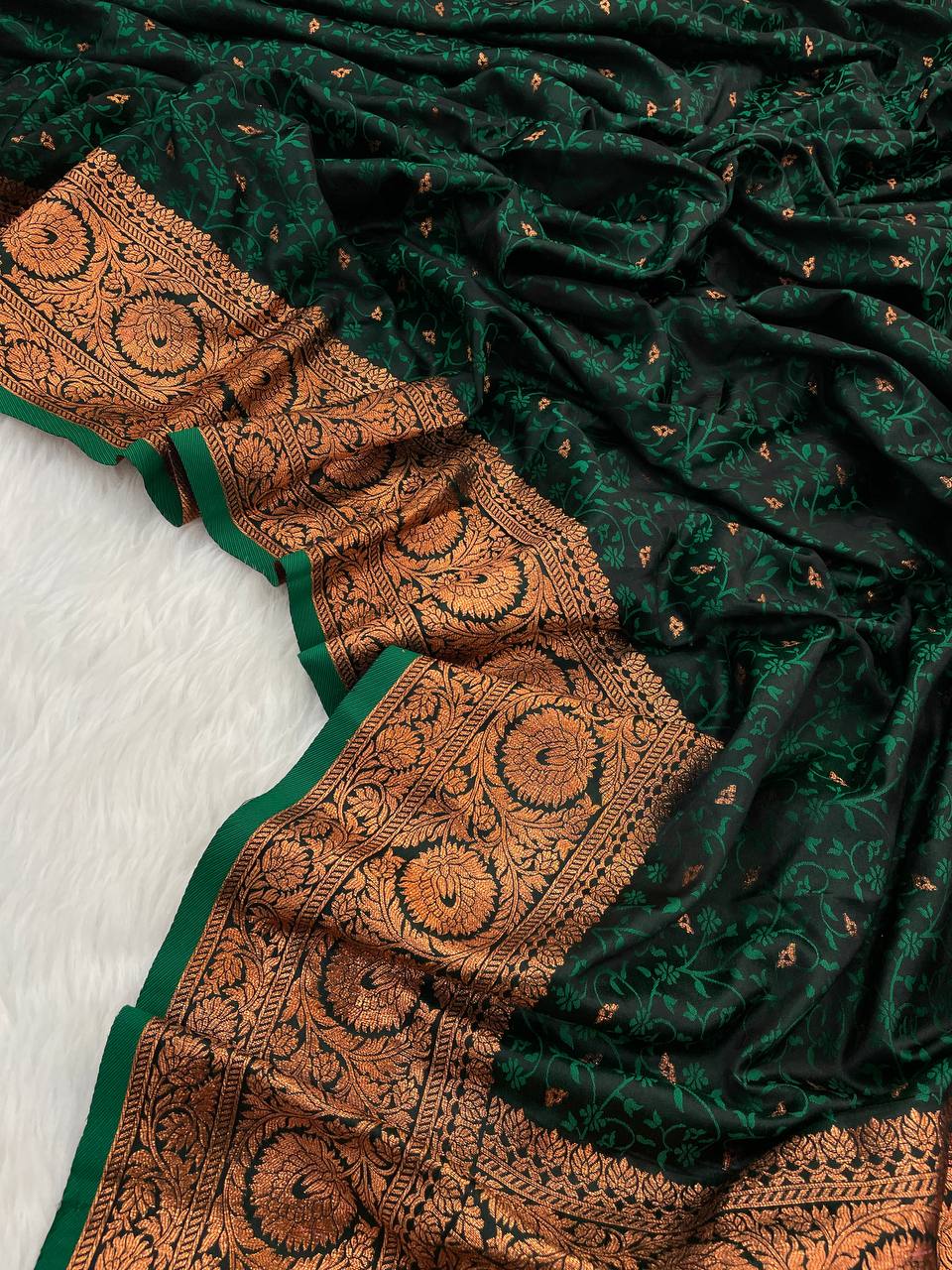 Luxurious Green Saree with Matching Blouse Colorful Saree