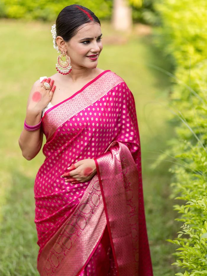 Luxurious Saree with Matching Blouse Colorful Saree