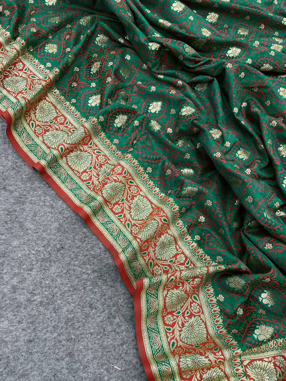 Luxurious Green Saree with Matching Blouse Colorful Saree