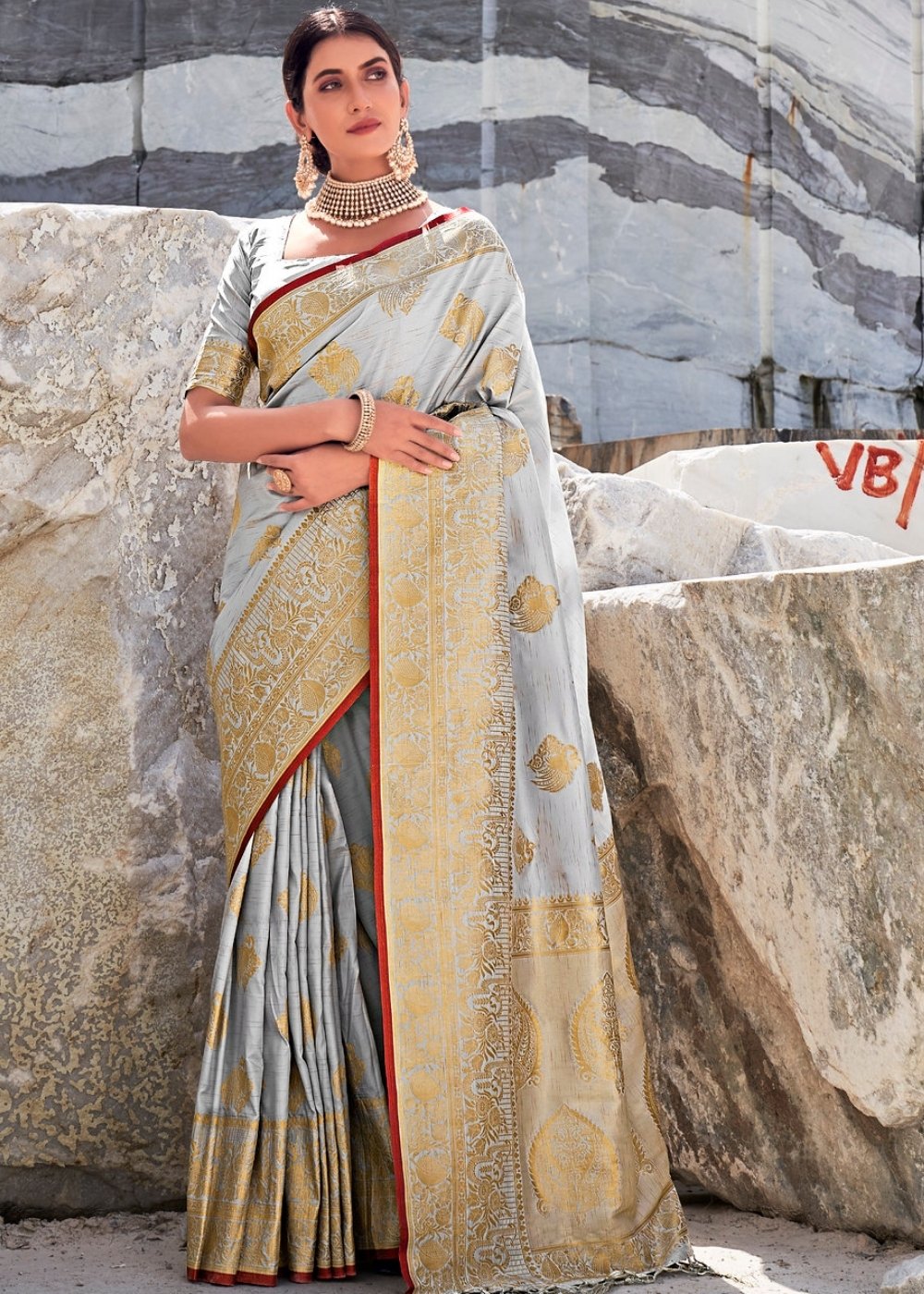 Pearl River Grey Woven Designer Silk Saree with Butti overall - Colorful Saree