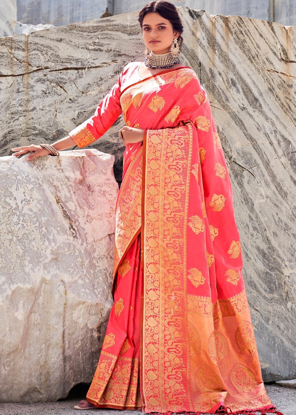 Punch Pink Woven Designer Silk Saree with Butti overall - Colorful Saree