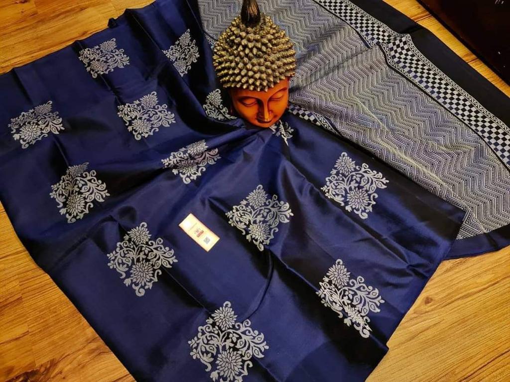 Twirling Navy Blue Soft Silk Saree With Desirable Blouse Piece - Colorful Saree