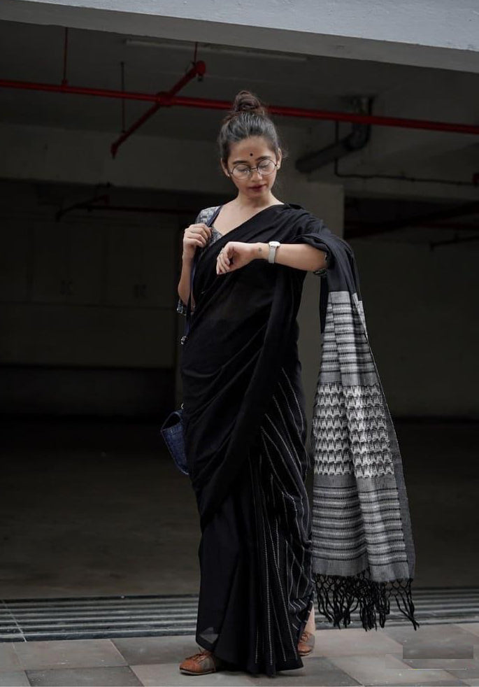 Extraordinary Black Soft Silk Saree With Sizzling Blouse Piece - Colorful Saree