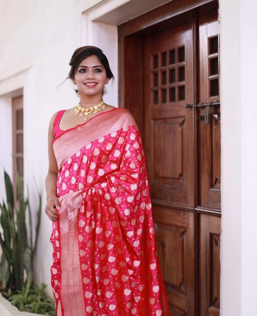 Snappy Red Soft Silk Saree With Smashing Blouse Piece - Colorful Saree