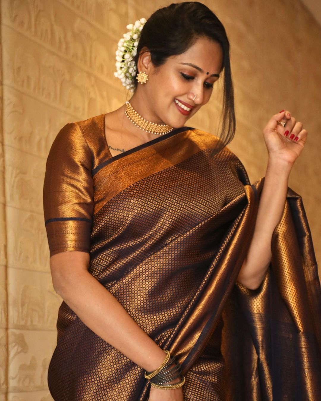 Charming Black Soft Kanjivaram Silk Saree With Surpassing Blouse Piece - Colorful Saree