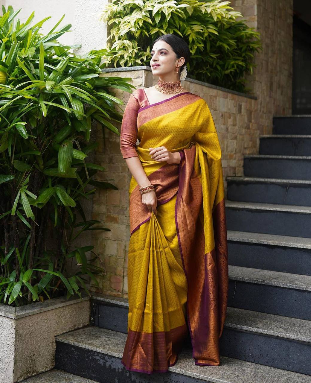 Lissome Golden Soft Kanjivaram Silk Saree With Moiety Blouse Piece - Colorful Saree