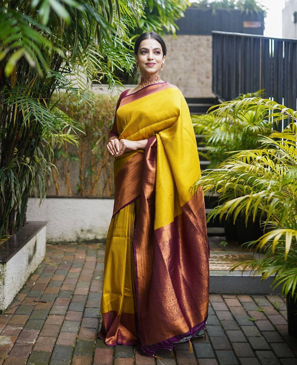 Lissome Golden Soft Kanjivaram Silk Saree With Moiety Blouse Piece - Colorful Saree