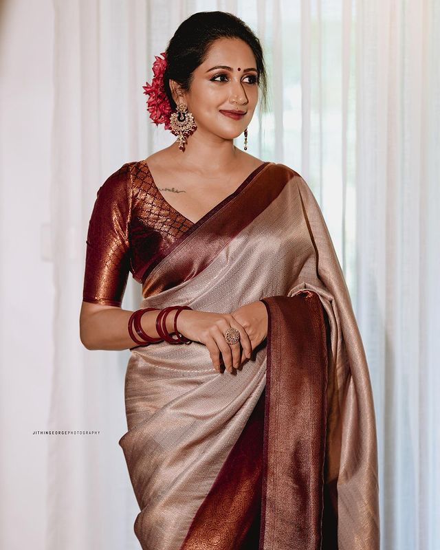 Traditional Beige Soft Silk Saree with Lissome Blouse Piece - Colorful Saree