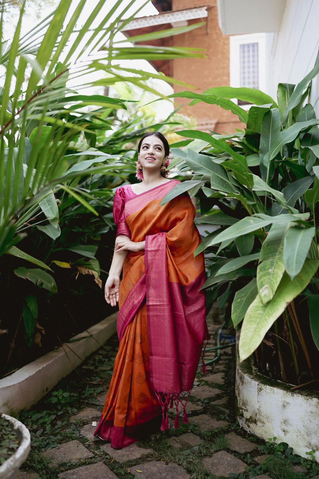 Divine Orange Soft Banarasi Silk Saree With Stunner Blouse Piece - Colorful Saree