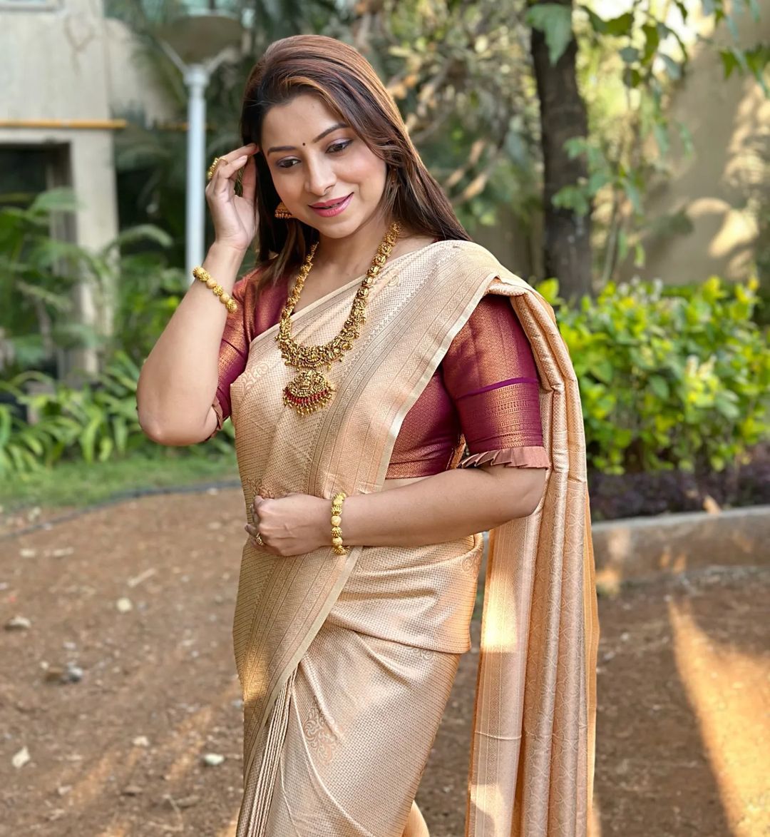 Fantabulous Cream Soft Silk Saree With Tempting Blouse Piece - Colorful Saree