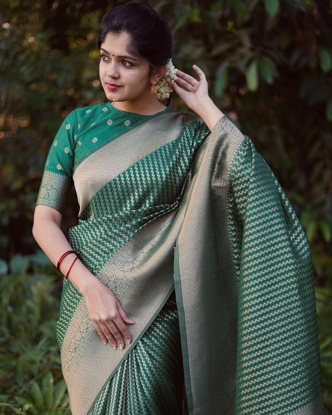 extravagant Green Soft Silk Saree With Beauteous Blouse Piece - Colorful Saree