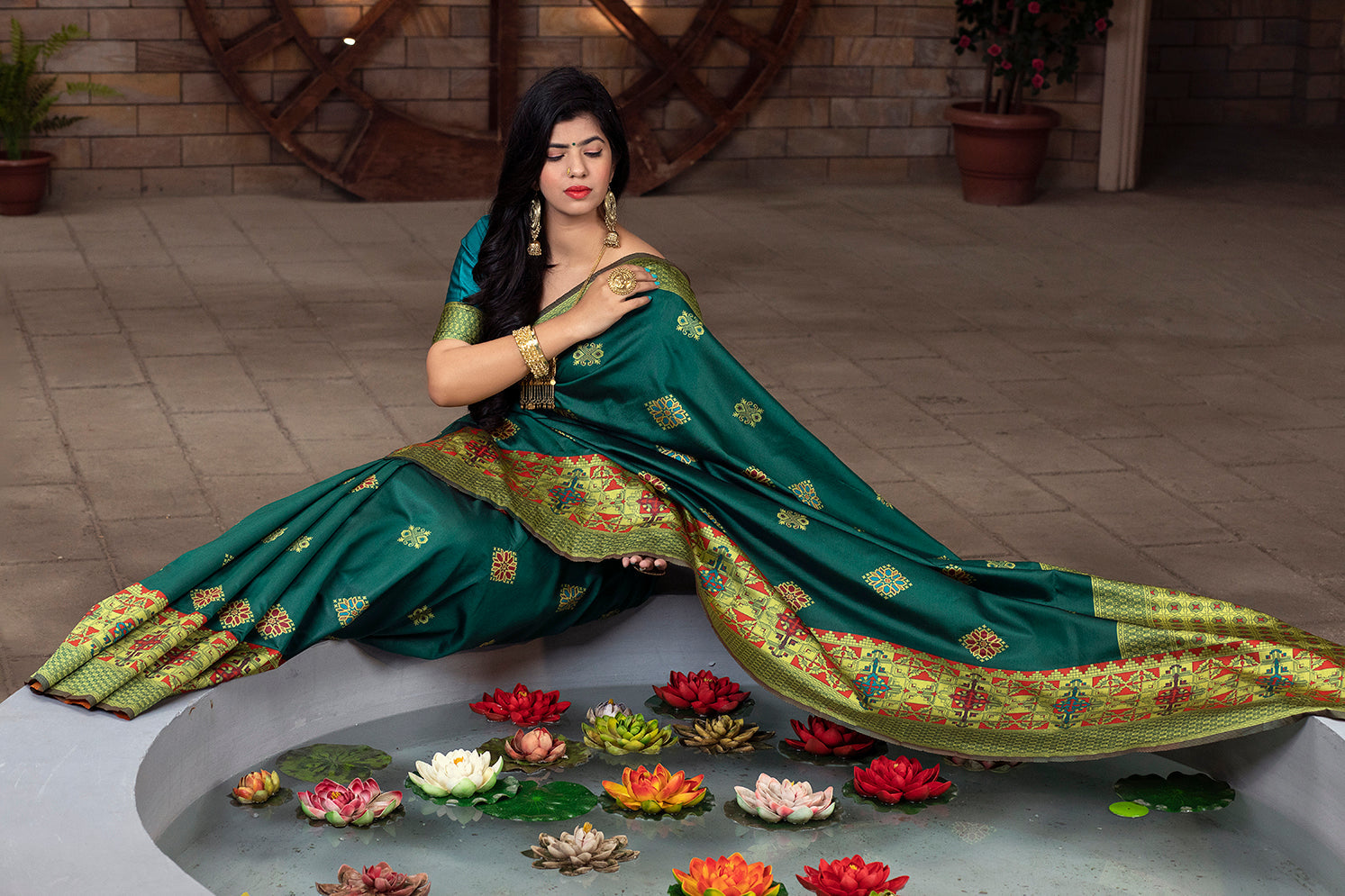 Green Heavy Bordered Banarasi Silk Wedding Wear Saree With Blouse - Colorful Saree