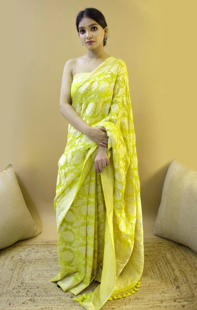 Unique Yellow Soft Silk Saree With Tempting Blouse Piece - Colorful Saree