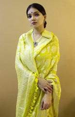 Unique Yellow Soft Silk Saree With Tempting Blouse Piece - Colorful Saree