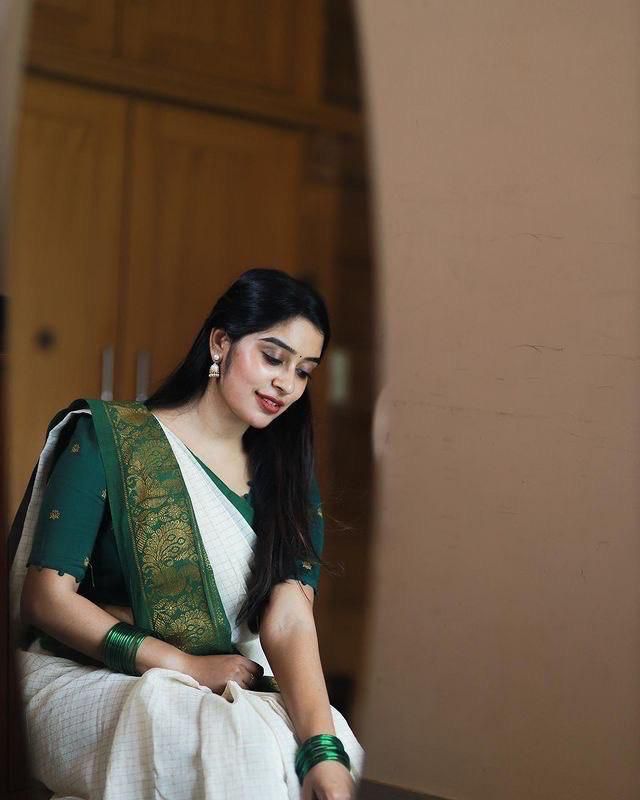 Adorable Off White Soft Banarasi Silk Saree With Desirable Blouse Piece - Colorful Saree