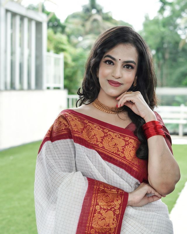 Adorable Off White Soft Banarasi Silk Saree With Majesty Blouse Piece - Colorful Saree