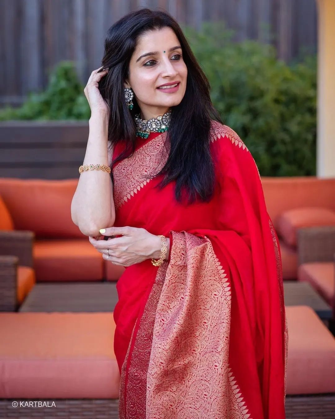 Adorning Red Soft Silk Saree With Unequalled Blouse Piece - Colorful Saree