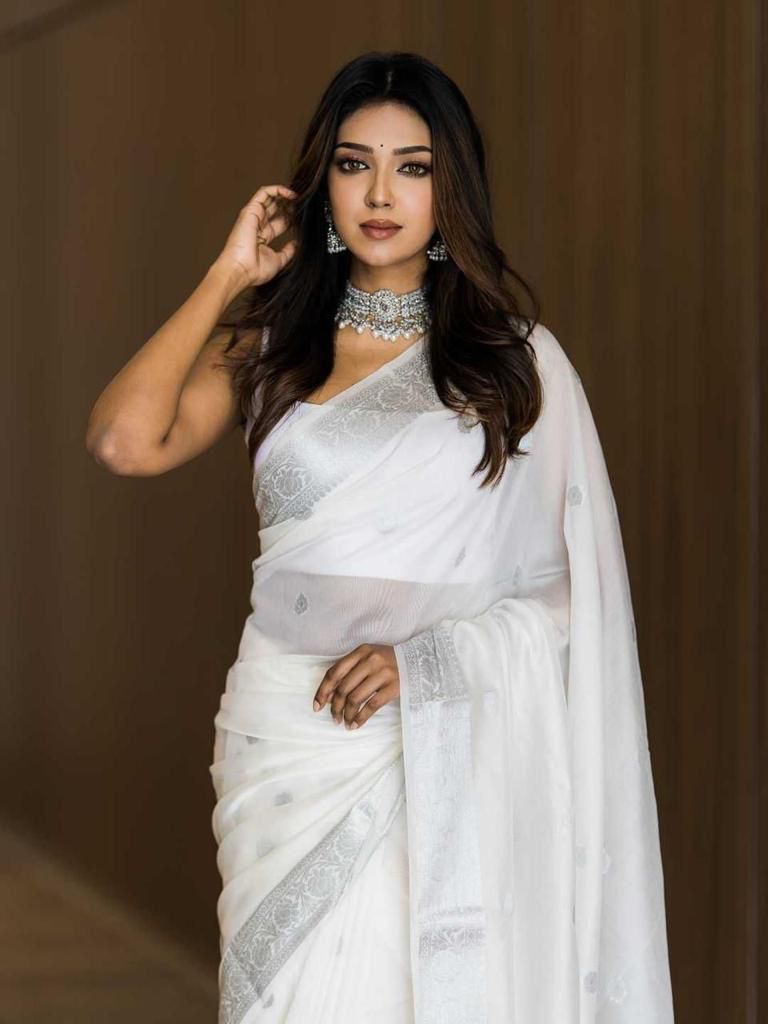 Bewitching White Soft Silk Saree With Cynosure Blouse Piece - Colorful Saree