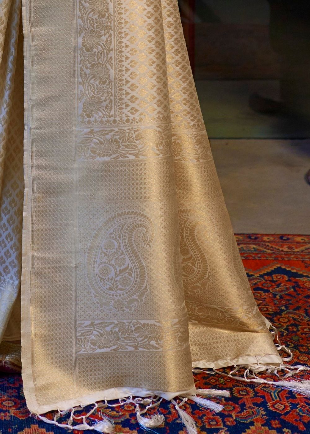 Golden Kanjivaram Soft Woven Silk Saree : Top Pick - Colorful Saree
