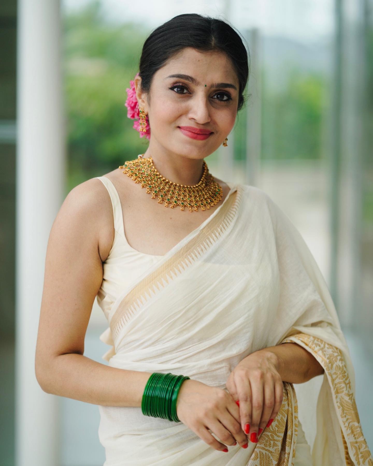 Beauteous White Soft Silk Saree With Serendipity Blouse Piece - Colorful Saree