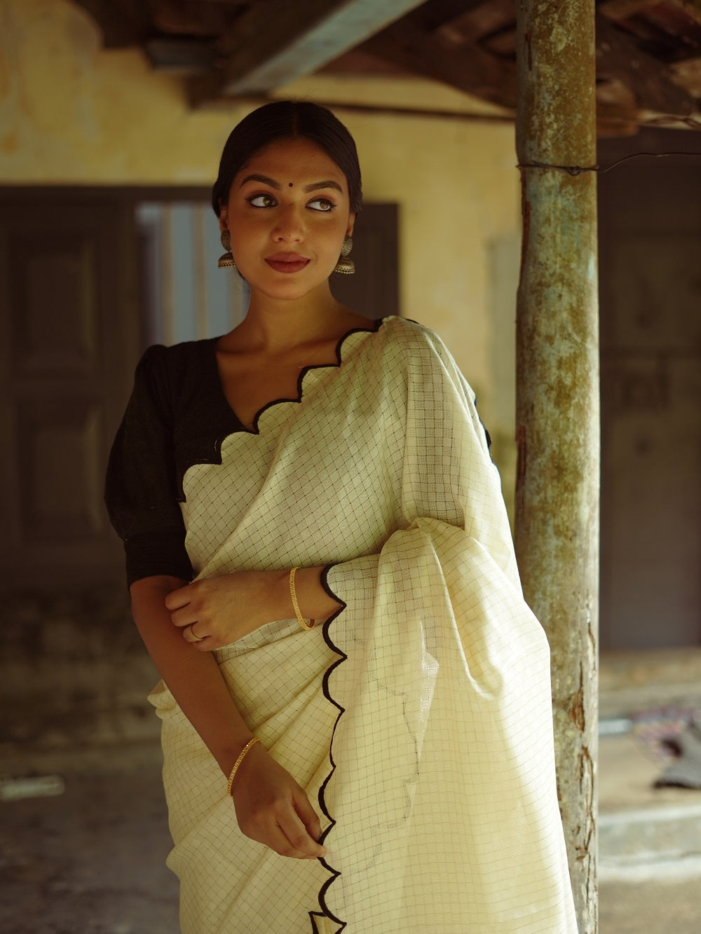 Exquisite White Gadhwal Chex Saree with Arca Work and Lucknowi Work Blouse Colorful Saree