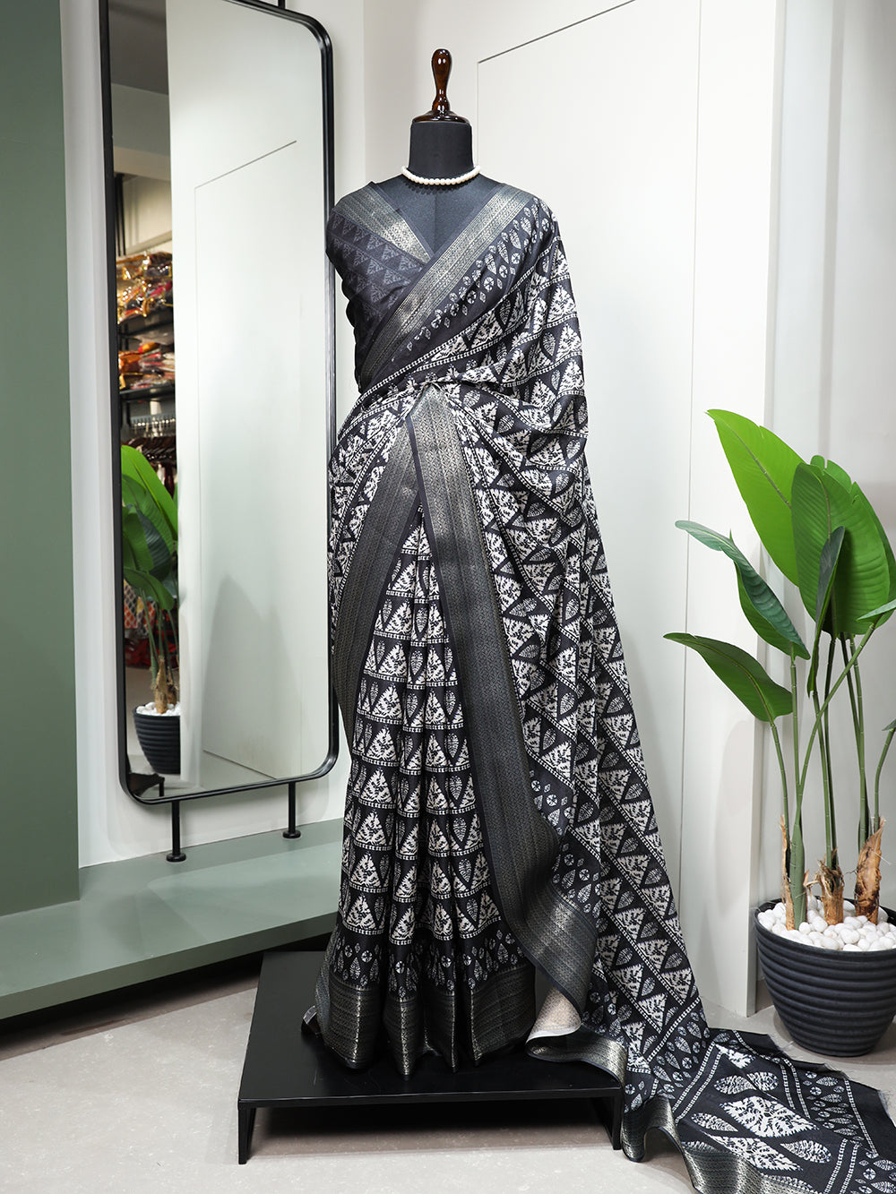 Black Color Printed With Zari Border Dola Silk Saree - Colorful Saree