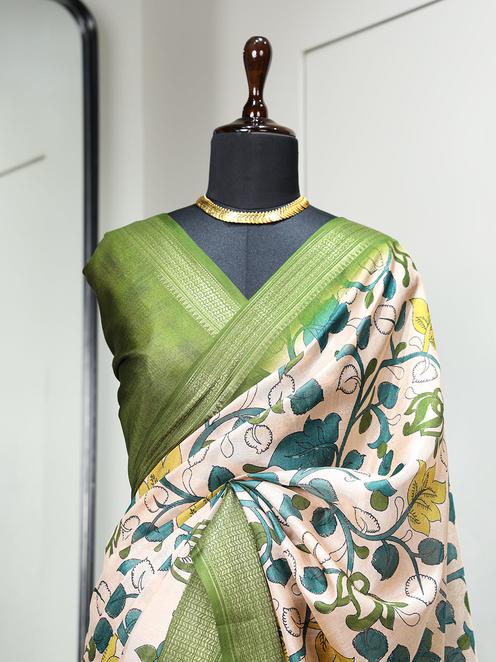 Green Color Printed With Zari Border Dola Silk Saree Colorful Saree