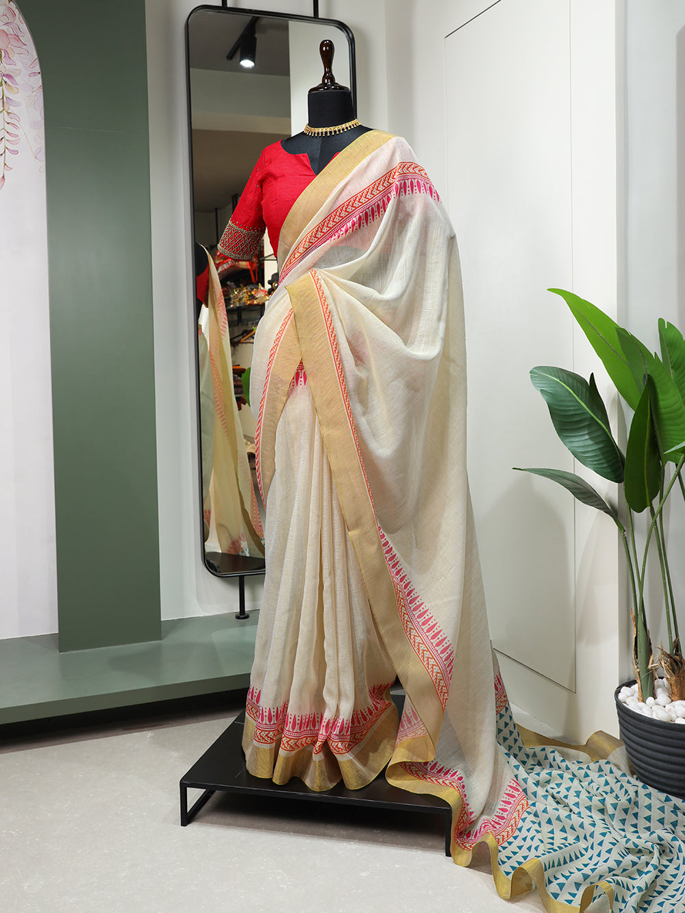 Triangle Design Printed Kasavu Zari Border Saree Colorful Saree